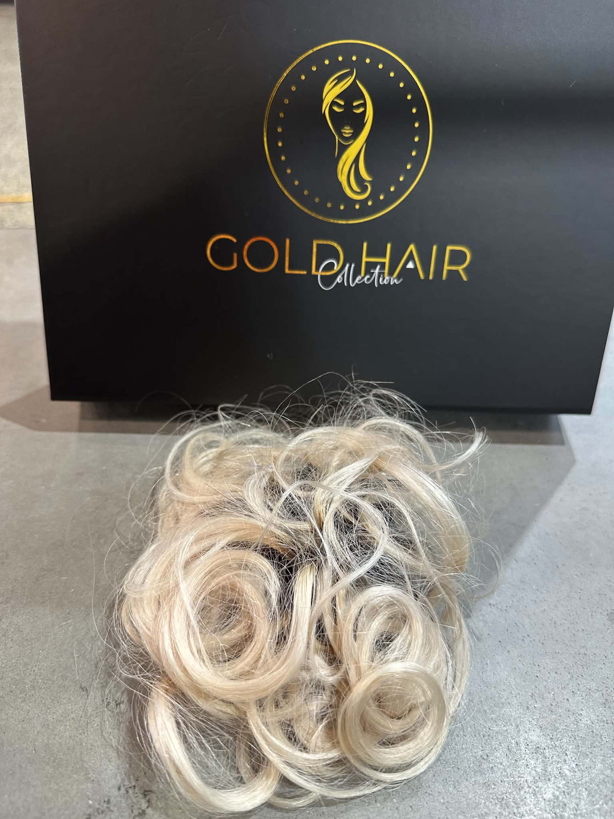 Kylie Dark Root human hair scrunchie in blonde with dark root – 100% human hair | Gold Hair Collection